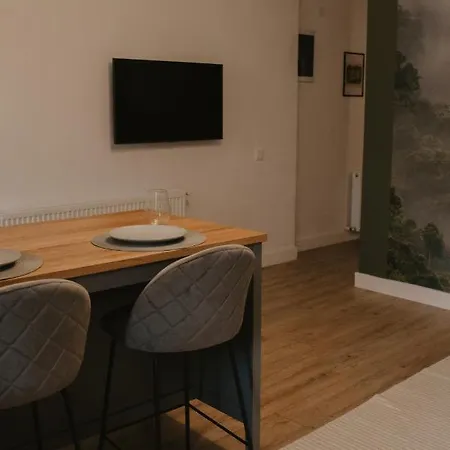 Apartment No.8 *